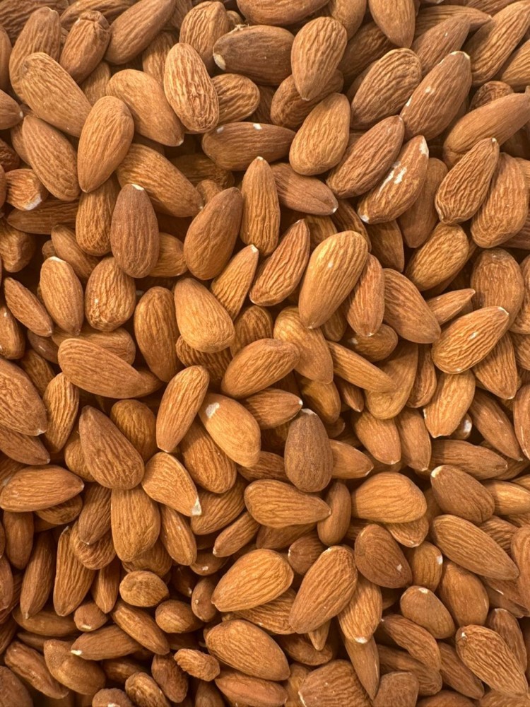 مغز بادام درشت